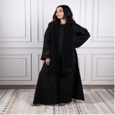 ‎ عباية نسائية كريب بلون أسود
