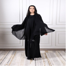 ‎ عباية نسائية باللون الأسود